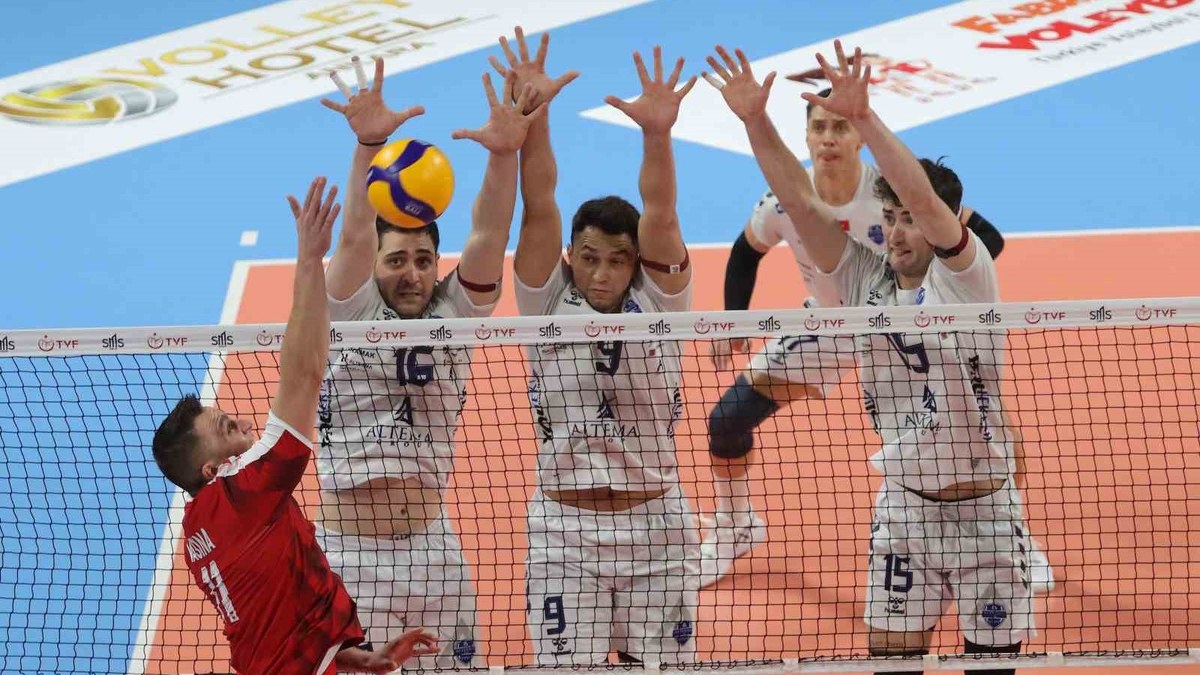 Altekma Spor Toto'yu 3-2 Yendi: Efeler Ligi'ne Galibiyetle Başladı