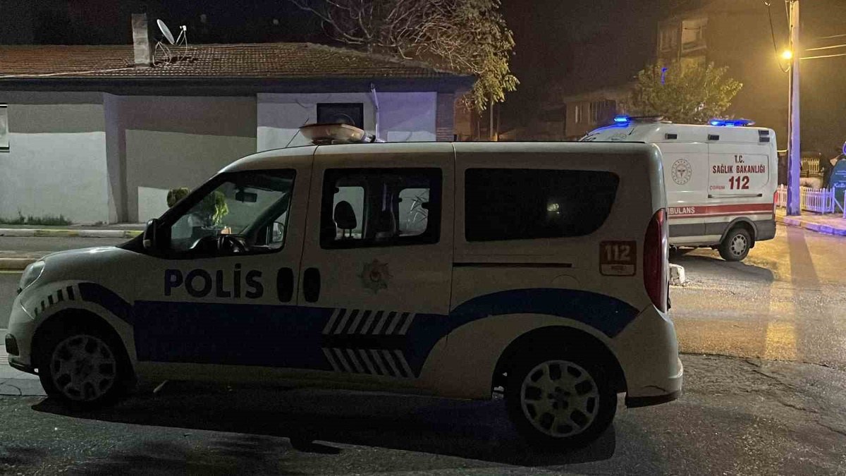 Çorum'da Bıçaklı Saldırı: 18 Yaşındaki Genç Yaralandı