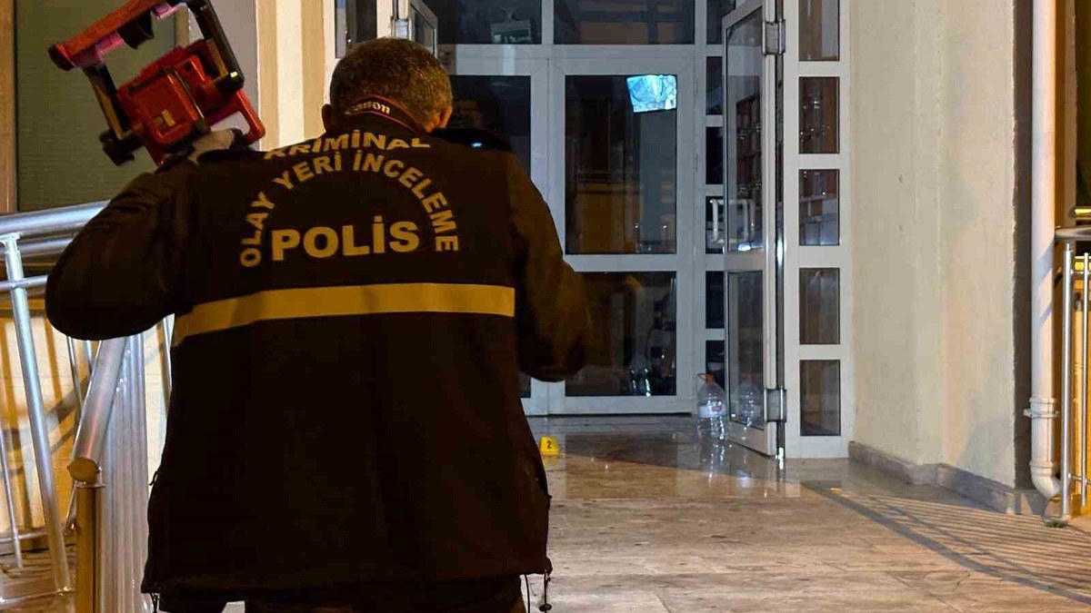 Kayseri Melikgazi'de Bıçaklı Kavga: 2 Yaralı, Şüpheli Yakalandı