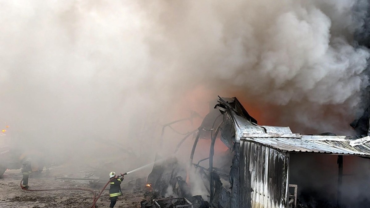 Kırklareli Vize İlaç Fabrikası Yangını 3 Saatte Söndürüldü