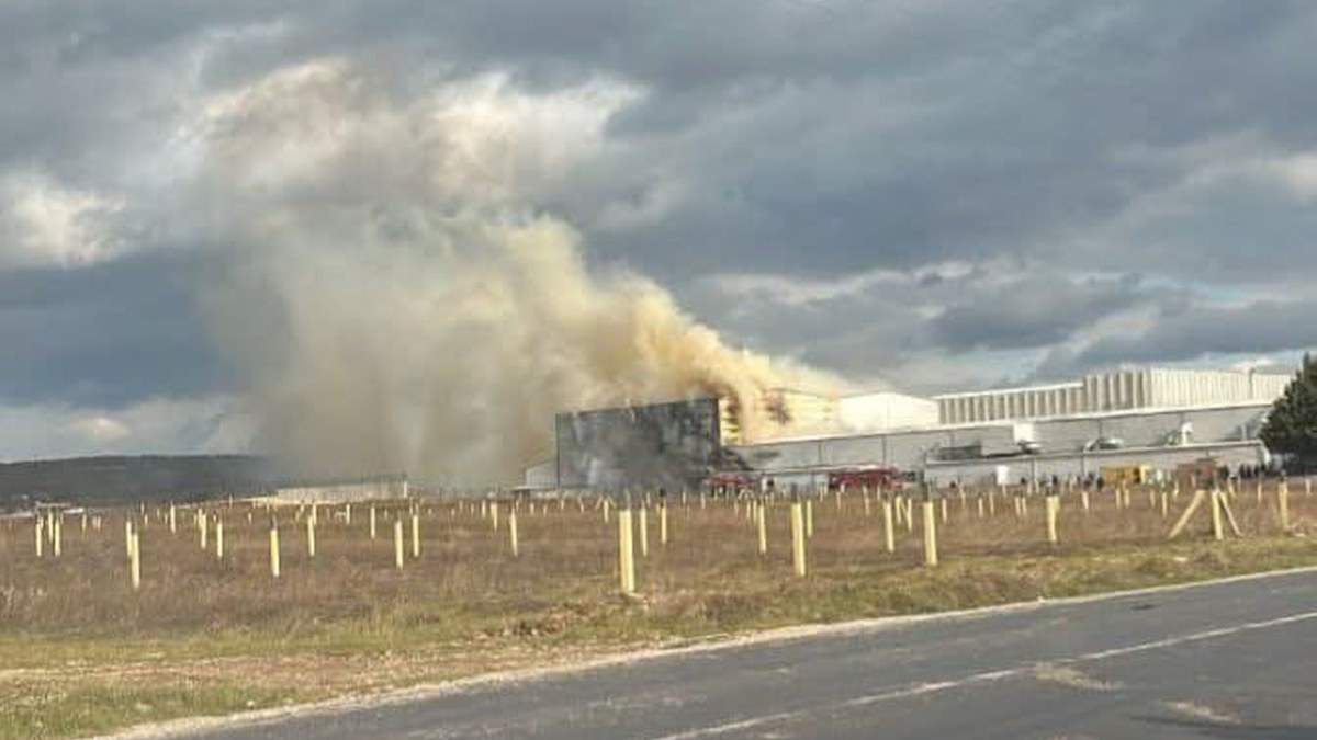 Kırklareli Vize İlaç Fabrikası Yangını 3 Saatte Söndürüldü