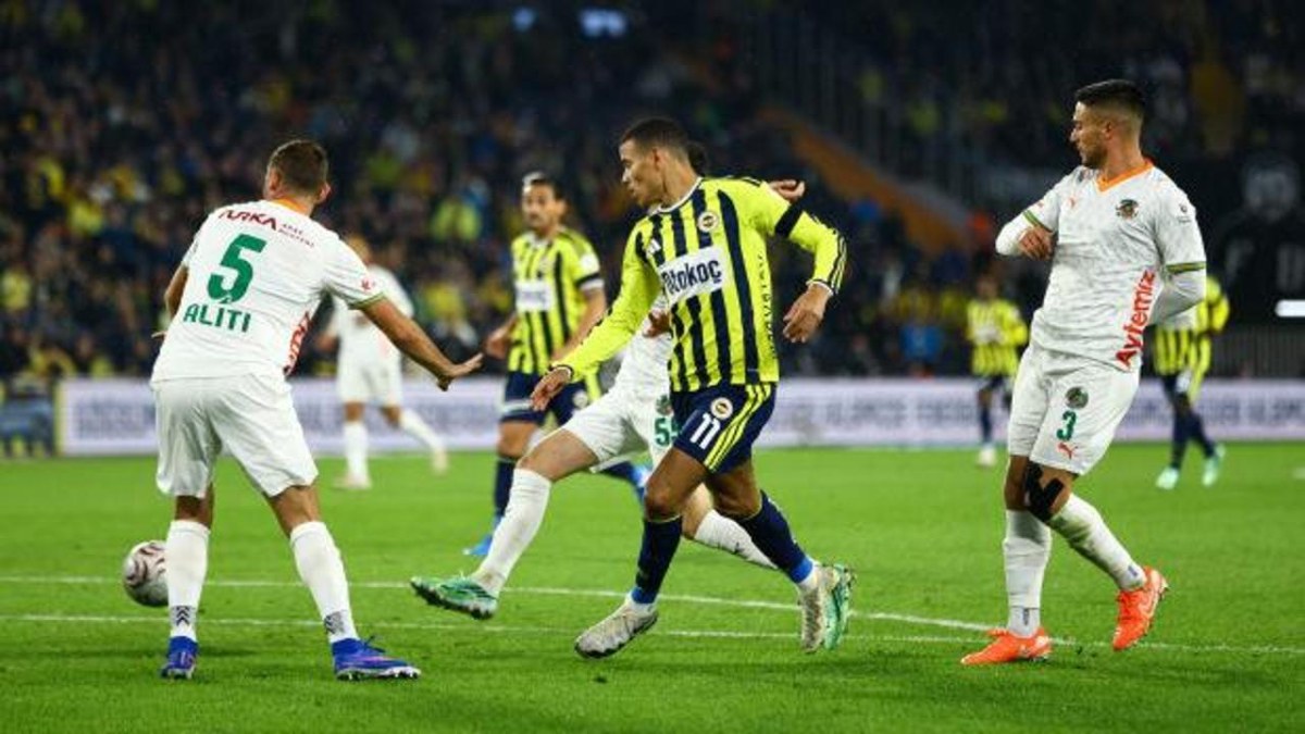 Mason Greenwood Fenerbahçe'de Penaltı Kaçırma Serisini Sürdürdü