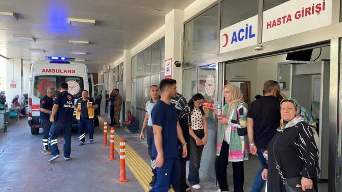Şanlıurfa'da Yemek Sonrası Rahatsızlanan 30 Öğrenci Hastaneye Kaldırıldı